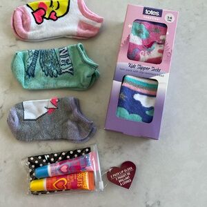 New Totes Twin pack with slip-resistant tread